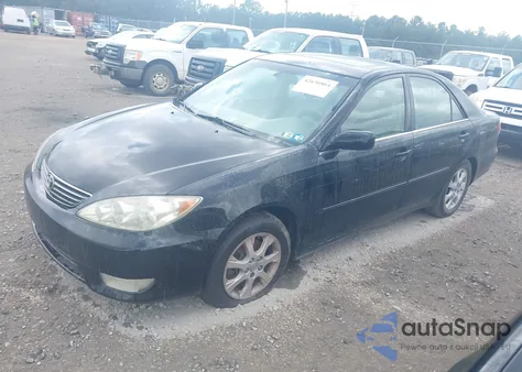2005 Toyota Camry Xle V6 z USA, uszkodzony, nr VIN 4T1BF30K55U085939